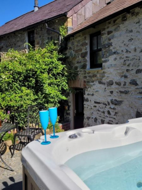 Snuggle hot tub Dolgoy